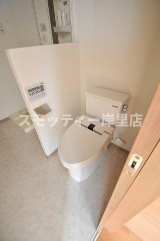 Fmaison西加賀屋I番館のトイレ
