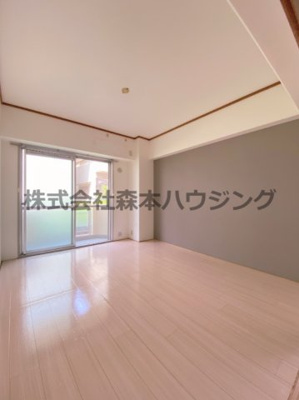 【洋室】 | 　サンファーストウエダ | おしゃれな洋室です