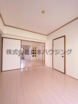 【洋室】 | 　サンファーストウエダ | 使いやすい洋室です
