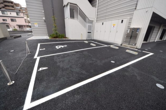 ジェノヴィア墨田八広スカイガーデンの駐車場