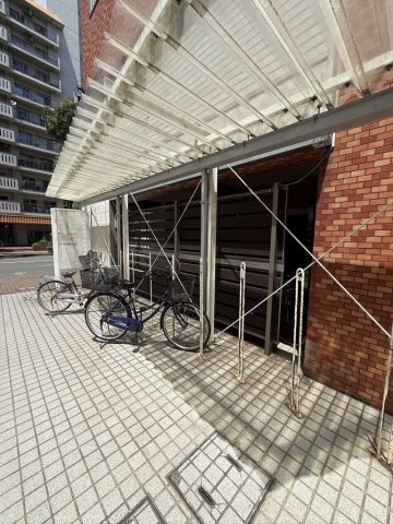 エバーライフ赤坂の駐輪場