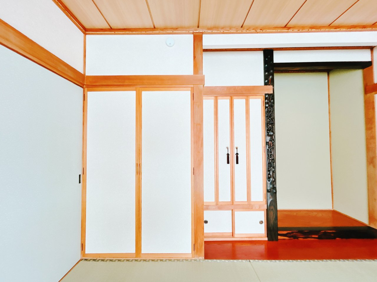 北見市中ノ島町３丁目１３番７号　中古売家の和室|【リフォーム後】1階和室の収納写真です。収納自体は現状です、襖などは貼替致しました。収納から仏壇、床の間もありますので客間として良いですね。