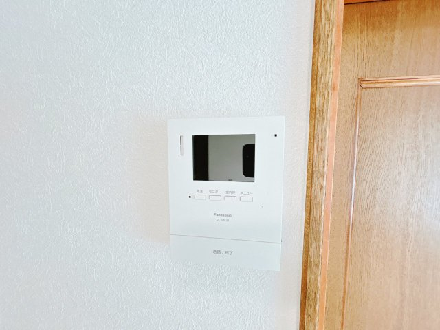 北見市中ノ島町３丁目１３番７号　中古売家のセキュリティ|【リフォーム後】今回設置予定のテレビモニターホンもになります。留守の際にも録画機能も付いており、誰が訪問されたかも解り便利ですね。