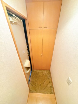 【玄関】 | メープルⅡ | ※同物件、同タイプ、間取り反転のお部屋です
