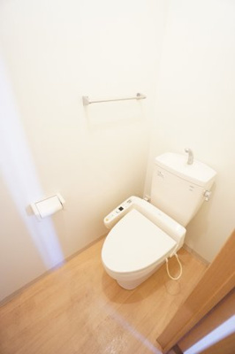 【トイレ】 | メープルⅡ | ※同物件、同タイプ、間取り反転のお部屋です