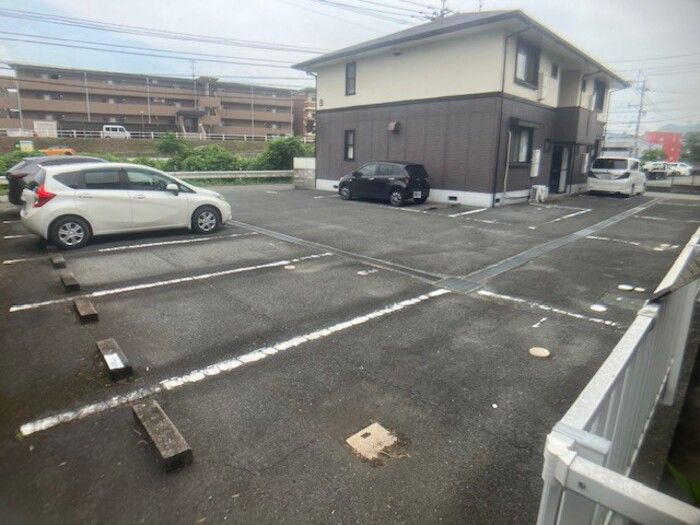 プレミールハイム　B棟の駐車場
