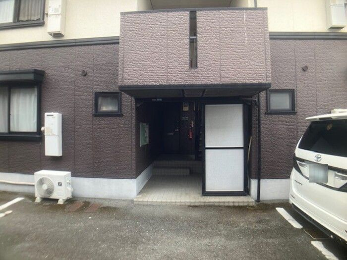 プレミールハイム　B棟のエントランス
