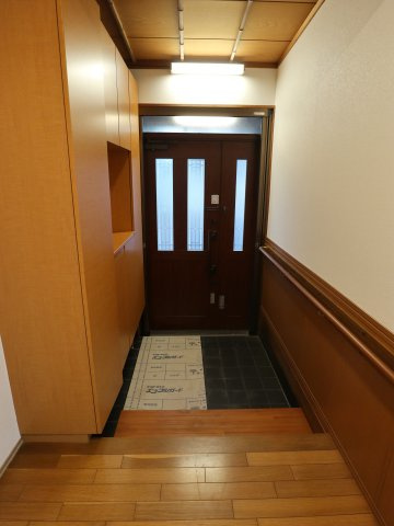 菅野6丁目戸建Ⅱの玄関