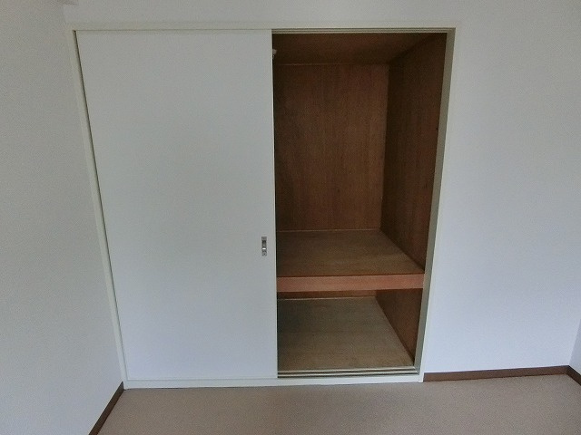 グランディール里中の収納