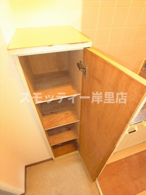 カツタビルディング3号館の収納