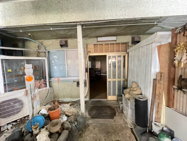 鴨田南町貸店舗のエントランス