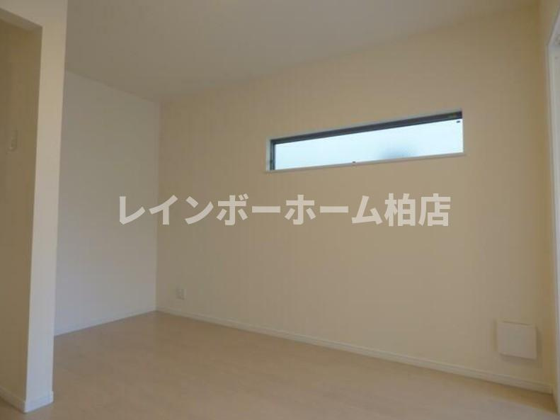 担当エリアのルームアドバイザーが直接対応いたしますの居間・リビング|ゆったり過ごせる居間です