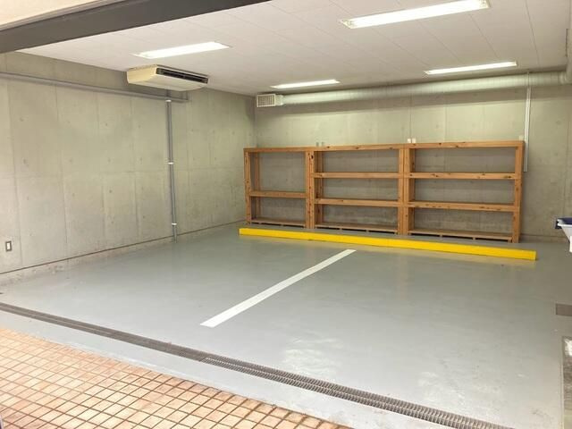 世田谷区瀬田１丁目戸建の駐車場
