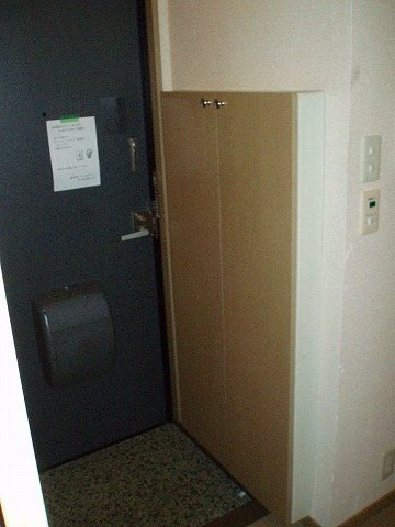 アデッソ学芸大  の玄関