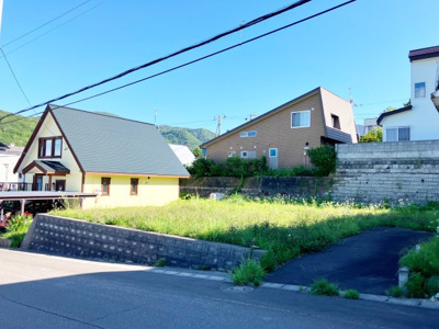 【外観】 | 【建築条件無】小樽市桂岡町　更地土地 | 東に向かって降りていく階段状地になっており、朝日の取り込みやすい立地♪