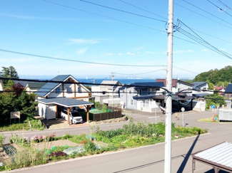 【周辺】 | 【建築条件無】小樽市桂岡町　更地土地 | 2階はオーシャンビューの建物が建築可能♪※地上約5ｍから撮影