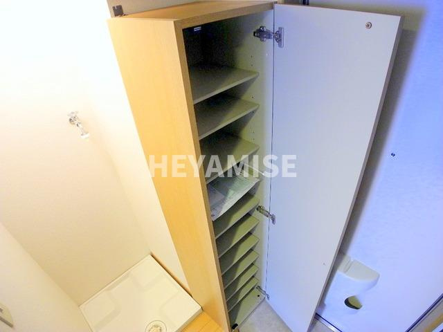 MODERN西山の玄関|※同間取りの別のお部屋の画像です※現況を優先します