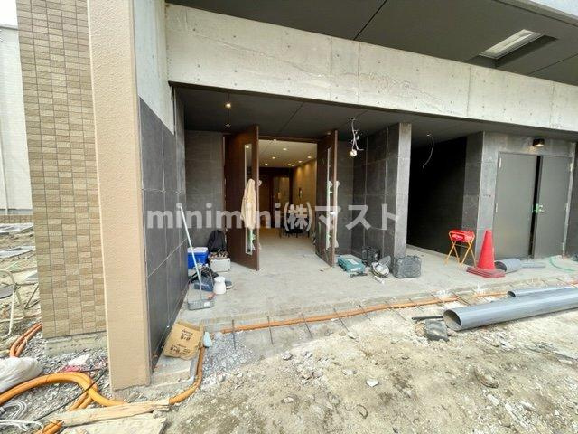 セオリー大阪EAST DOORのエントランス