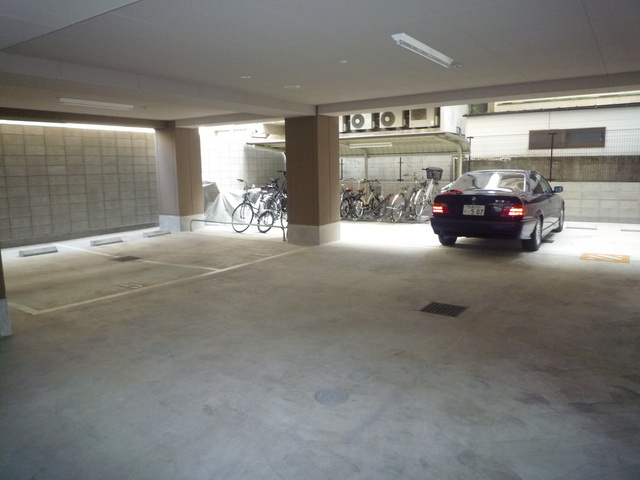 小町グランデの駐車場