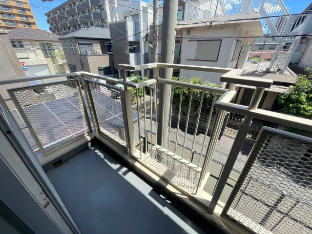 メゾン朝日八戸ノ里　のバルコニー