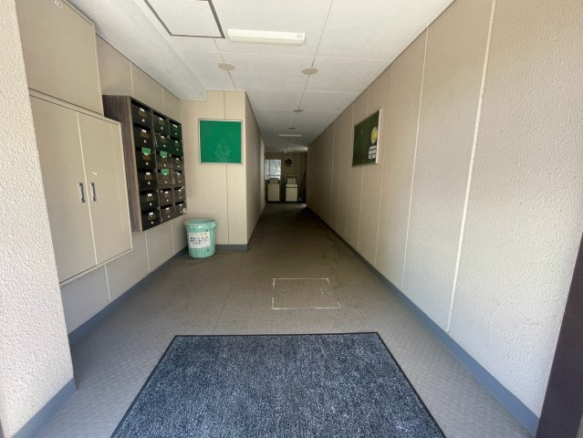 メゾン朝日八戸ノ里　のロビー