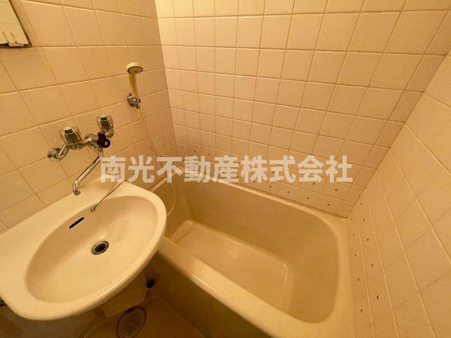 メゾン朝日八戸ノ里　の浴室