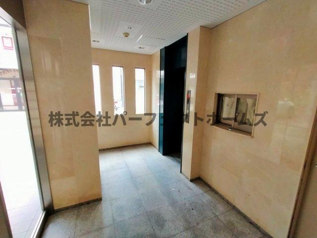 枚方グランドマンションのロビー|清潔なロビーです
