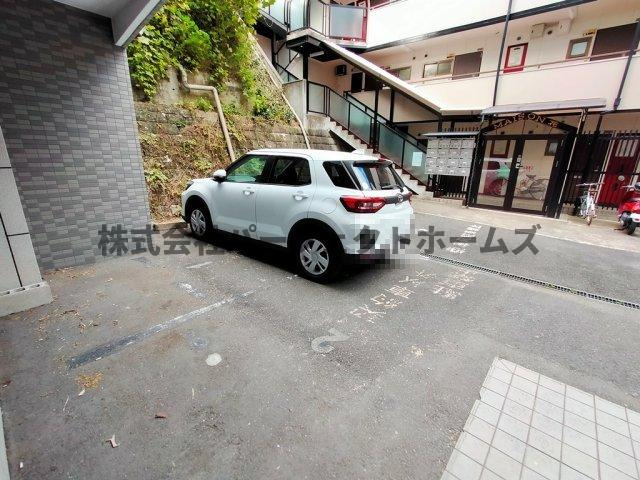 枚方グランドマンションの駐車場|駐車場完備です