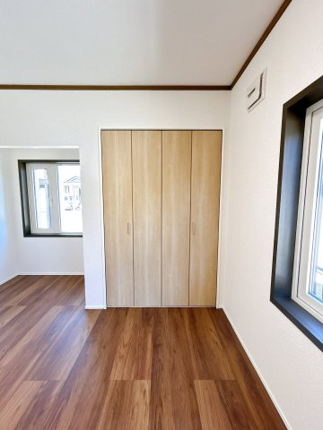 北見市中ノ島町４丁目７番６２号　平家建中古売家の収納|【リフォーム後】7.75帖洋室のクローゼットです。新設致しました。