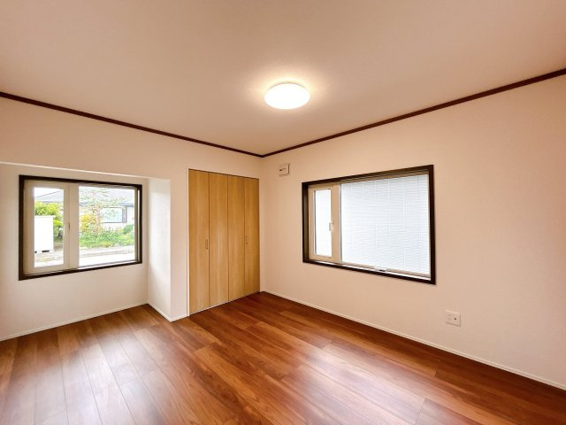 北見市中ノ島町４丁目７番６２号　平家建中古売家の洋室|【リフォーム後】洋室別アングルです。