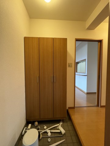 【玄関】コート・ラベンダー北長瀬