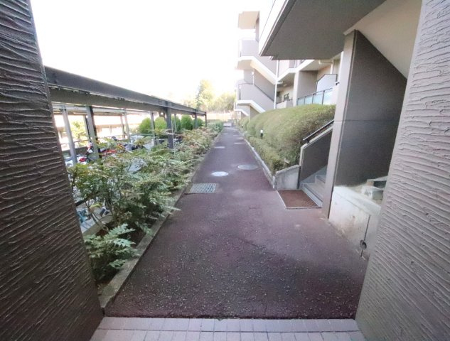 生駒市俵口町の賃貸マンションのロビー