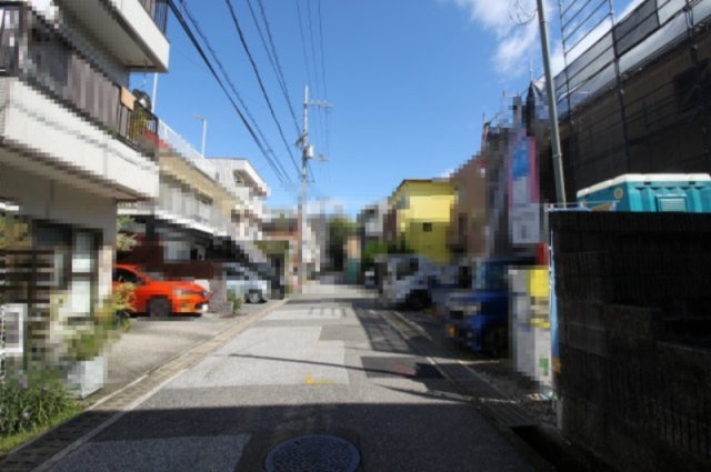 高知市百石町　第3　新築戸建　の前面道路含む現地写真|北東側　幅　4.ｍ　接面　13.29ｍ　公道　