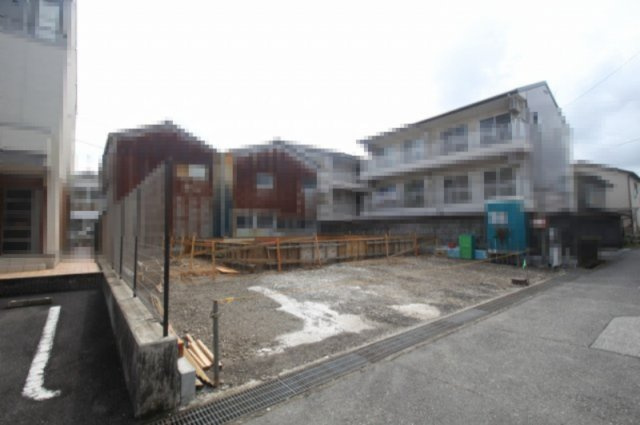 高知市百石町　第3　新築戸建　の外観|土地面積　 194.16㎡　（約58.73坪）　
建物面積　 106.10㎡   （約32.09坪）
１階　52.24㎡　２階　45.35㎡　（ルーフバルコニー面積8.51㎡含む）
