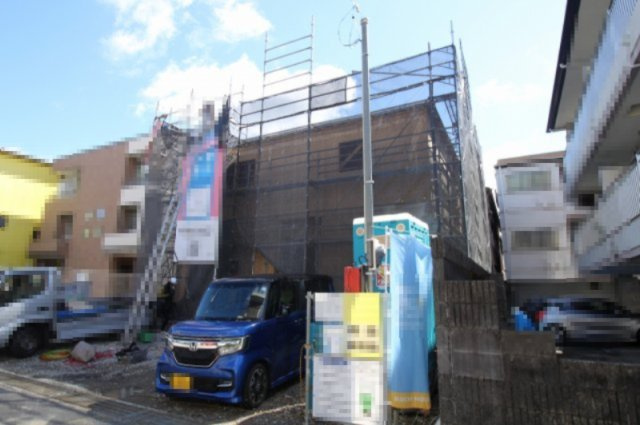 高知市百石町　第3　新築戸建　の外観|土地面積　 194.16㎡　（約58.73坪）　
建物面積　 106.10㎡   （約32.09坪）
１階　52.24㎡　２階　45.35㎡　（ルーフバルコニー面積8.51㎡含む）

