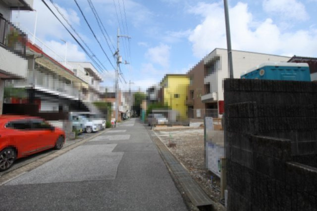 高知市百石町　第3　新築戸建　の前面道路含む現地写真|北東側　幅　4.ｍ　接面　13.29ｍ　公道　
