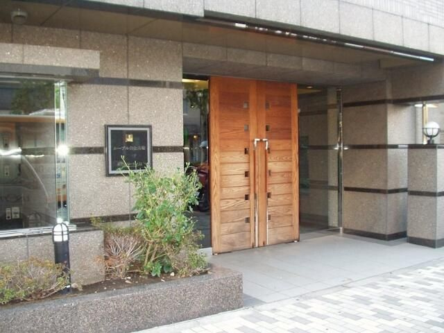 ルーブル白金高輪のエントランス