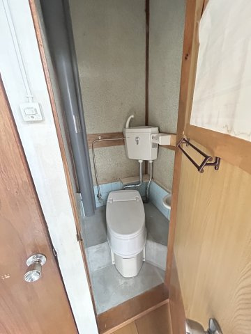 富田林市山中田アパートのトイレ