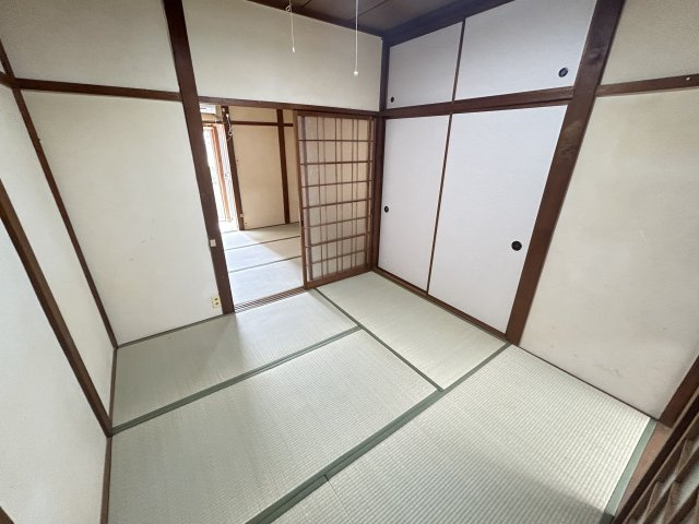 富田林市山中田アパートの居間・リビング