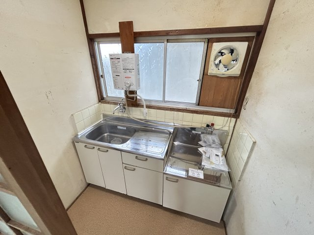 富田林市山中田アパートの独立洗面台