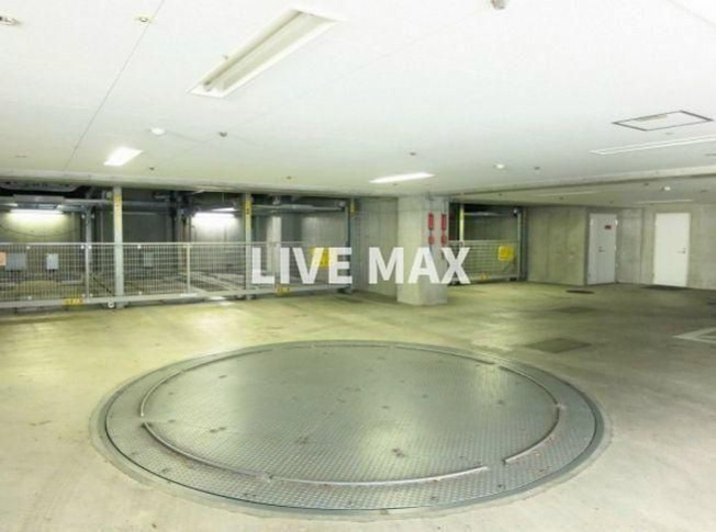 【駐車場】コンフォリア目黒長者丸