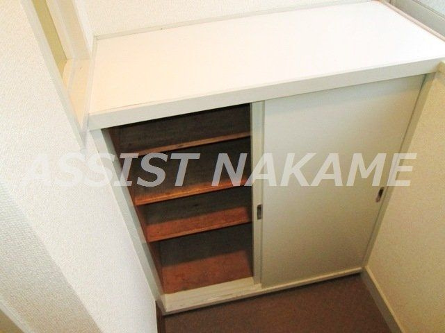 大野マンションの玄関