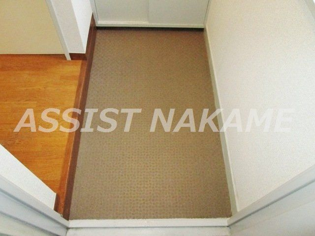 大野マンションの玄関