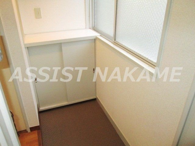 大野マンションの玄関