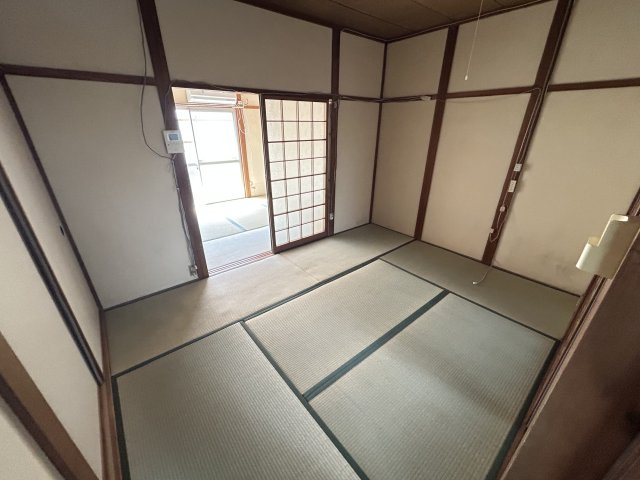 富田林市山中田アパートの居間・リビング