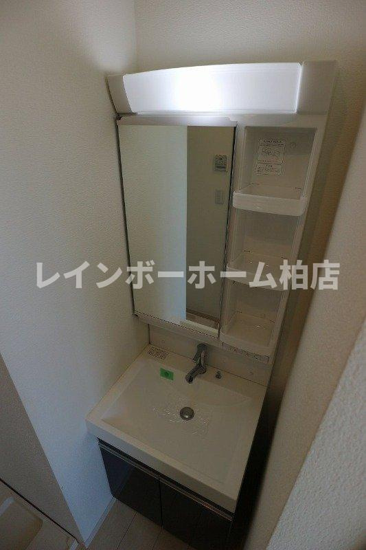 特典：仲介手数料が無料です!!の洗面所|スペースが確保できる洗面所です