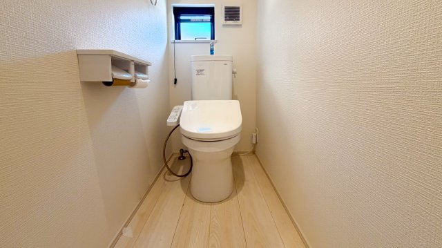 リナージュＬ 沼津市西添町23-1期のトイレ
