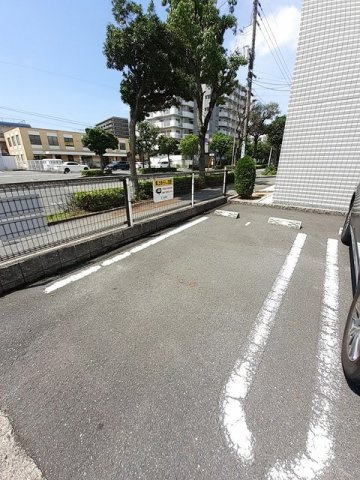 【駐車場】 | メゾン・ド・クレール | 車をお持ちの方に嬉しい駐車場付きの物件です