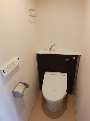 【トイレ】 | ヴンダーバール | 清潔感のあるトイレです