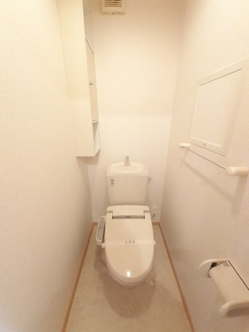 【トイレ】 | ラ　メゾン　シャルマントＢ | 清潔感のあるトイレです